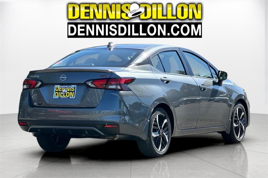 New 2025 Nissan Versa 1.6 SR Sedan