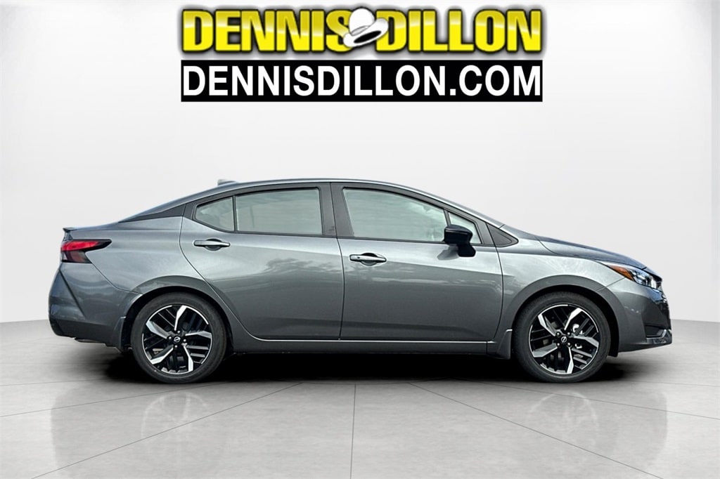 New 2025 Nissan Versa 1.6 SR Sedan